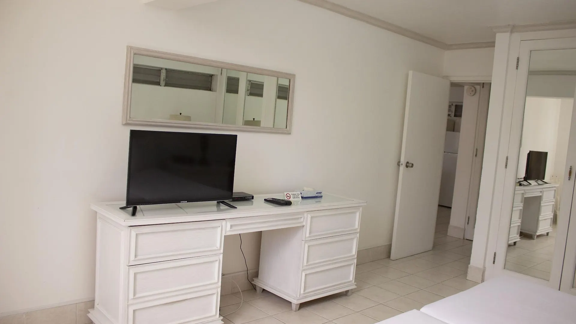 Pirate'S Inn Bridgetown Hotel