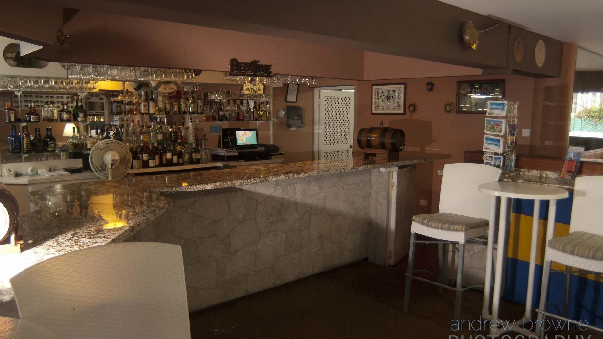 Pirate'S Inn Bridgetown Hotel